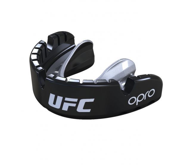 UFC opra bitje voor Beugel